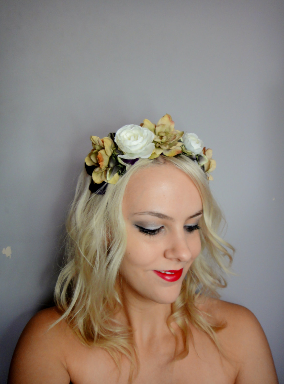 white-and-beige-blossom-headband-on-luulla